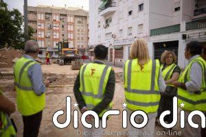 La alcaldesa de Huelva visita obras de plaza Padre Genaro, que avanzan para "adaptarla a las necesidades de los vecinos"