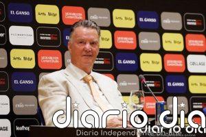 La AN respalda al entrenador Louis van Gaal en un pleito con Hacienda por la indemnización tras su despido en el Barça