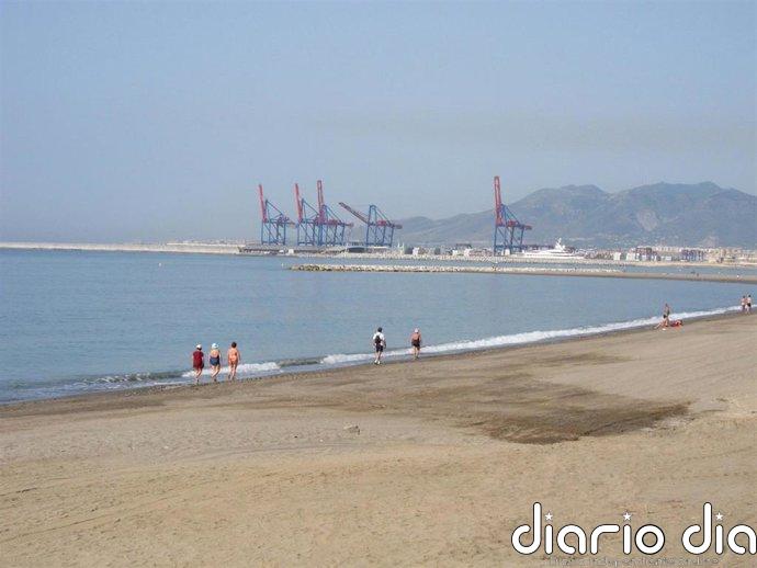 La aprobación en segunda vuelta del proyecto de ley de tabaco amplía a las playas los espacios libres de humo