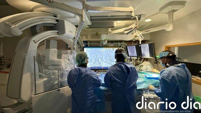 La Arrixaca incorpora una mejora pionera en una compleja técnica realizada por vía orbitaria