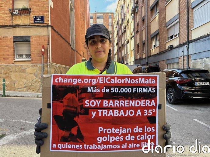 La barrendera que pidió regular por ley la temperatura máxima para trabajar al aire libre: "Seguimos muriéndonos"