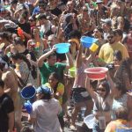 La Batalla Naval desembarca en Vallecas con barco pirata, paella popular y guerra de agua para "desarmar al fascismo"