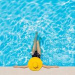 La cistitis de verano no viene de la piscina: el hábito que aumenta el riesgo sin que lo notes