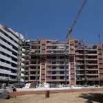 La compraventa de viviendas en Andalucía cayó un 5,3% en mayo, pero el precio subió un 14,4%, según los notarios