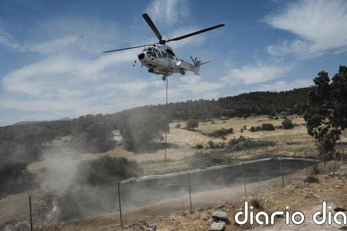 La Comunidad de Madrid envía dos medios aéreos contra el fuego de La Mierla y ensancha su colaboración con C-LM