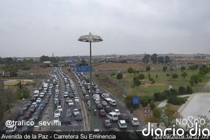 La DGT alerta de 26 kilómetros de retenciones en la AP-4 de viajeros que regresan para ver la final del Mundial