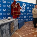 La Diputación de Huelva recupera dos históricos trajes de maceros y el paño de mesa del antiguo Salón de Plenos