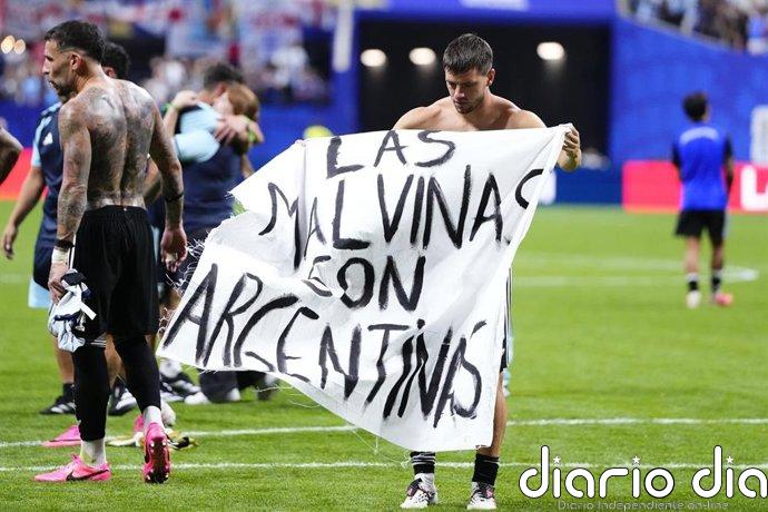 La FIFA está "evaluando" posibles sanciones a Argentina por la pancarta de las Malvinas