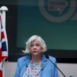La Fiscalía británica detalla que Ann Widdecombe fue golpeada 21 veces en la cabeza con un martillo hasta morir