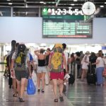 La Generación Z lidera los viajes de verano y dispara el teletrabajo en vacaciones, según Allianz