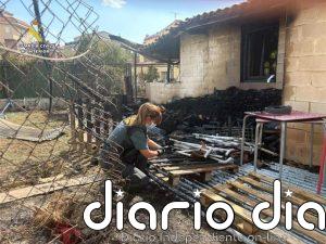 La Guardia Civil interviene en un incendio declarado en un patio de una vivienda de Villamediana de Iregua