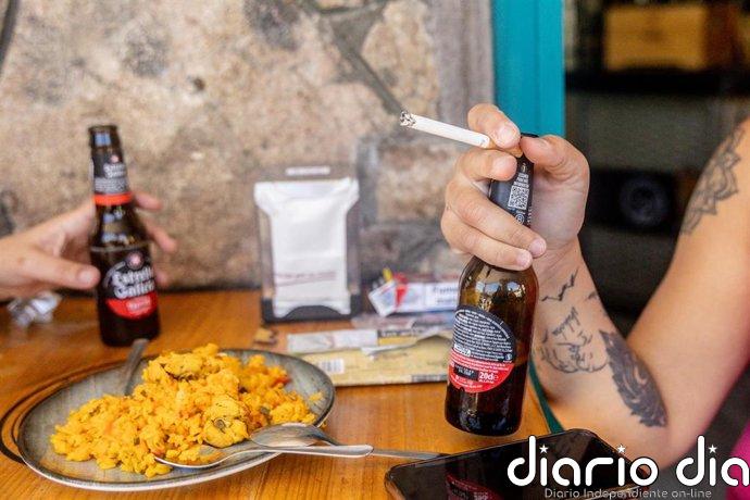 La hostelería rechaza el inicio del trámite parlamentario para la prohibición de fumar en terrazas