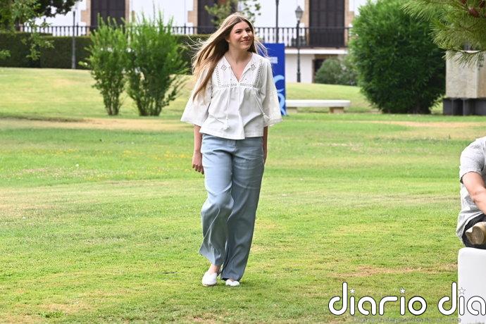 La Infanta Sofía sorprende con su inesperada y relajada reaparición en Zaragoza horas antes de lo previsto