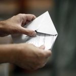 La JEC estudia este jueves peticiones para suspender el voto por correo de los emigrados y sobre la 'ley de nietos'