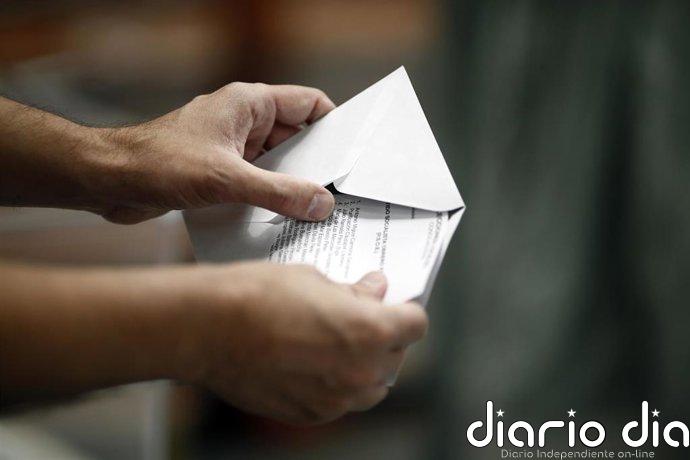 La JEC estudia este jueves peticiones para suspender el voto por correo de los emigrados y sobre la 'ley de nietos'