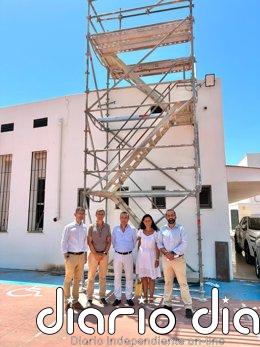 La Junta invierte más de 423.000 euros para reparar daños del temporal en el IES Monterroso de Estepona El delegado territorial de Desarrollo Educativo y Formación Profesional, Miguel Briones, en el IES Monterroso de Estepona