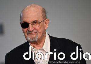 La Justicia de EEUU declara culpable de terrorismo al agresor del escritor británico Salman Rushdie