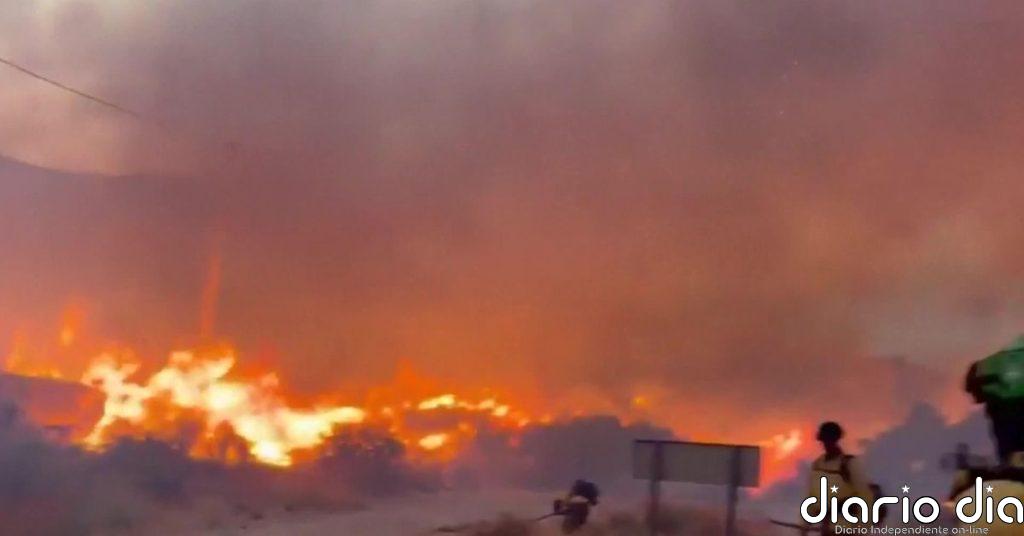 La lucha contra un fuego sin control