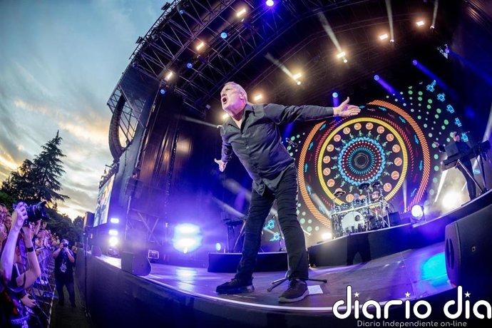 La nostalgia futurista de OMD pone al público a bailar en las Noches del Botánico