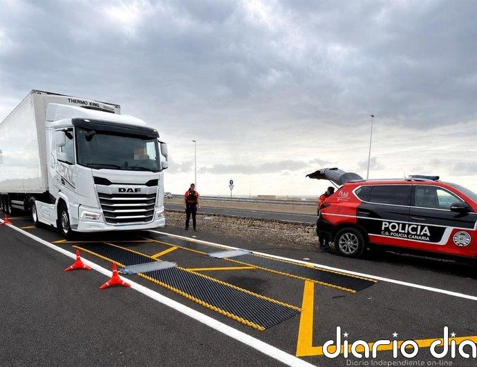 La Policía Canaria detecta 27 infracciones e inmoviliza cuatro camiones por exceso de carga en Tenerife
