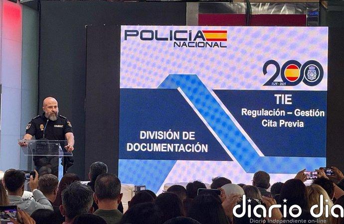 La Policía espera elevar este año "ampliamente" las 1,7 millones de tarjetas de extranjero de 2025 por la regularización