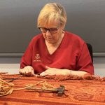 La Real Fábrica de Tapices inicia la restauración de tres alfombras del Teatro Real elaboradas en 1997