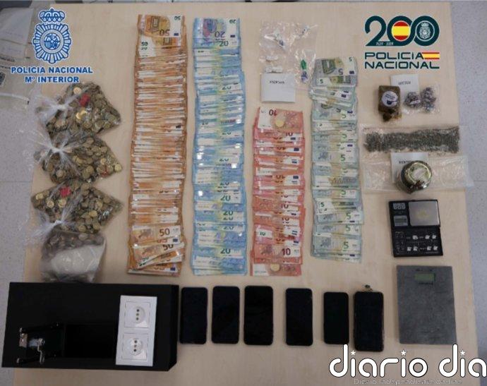 La redada antidroga con cinco detenidos de un clan en Santiago incautó 40.000 euros, cocaína y marihuana