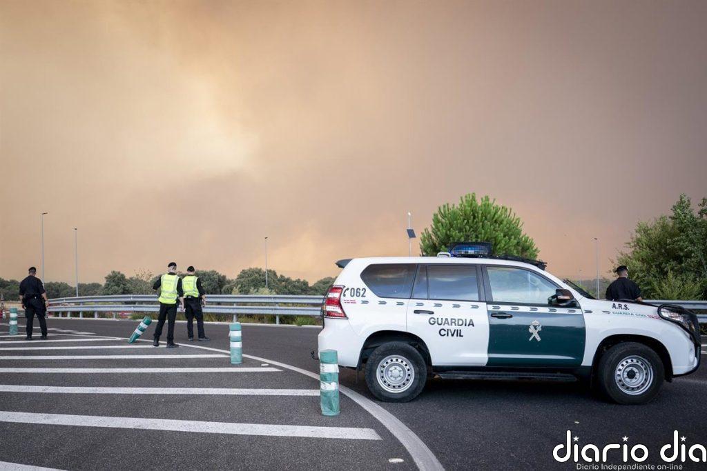 La Sierra Oeste de Madrid mira al viento con el incendio en su punto "álgido" y todavía lejos de ser controlado