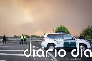 La Sierra Oeste de Madrid mira al viento con el incendio en su punto "álgido" y todavía lejos de ser controlado