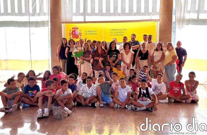 La subdelegada del Gobierno en Córdoba recibe a los niños saharauis participantes en el programa 'Vacaciones en Paz'