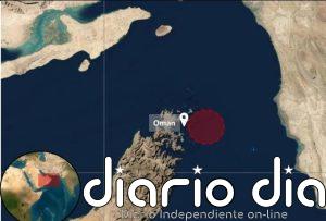La tripulación de la embarcación atacada en Ormuz evacúa el buque tras el ataque de Irán denunciado por EEUU