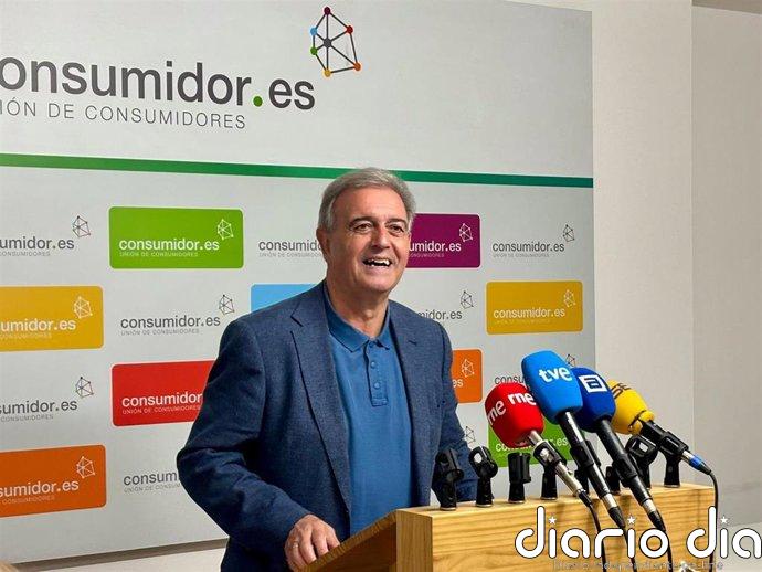 La UCE eleva a Bustinduy el "modelo Oviedo" de libre acceso con comida y bebida a conciertos