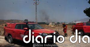 La UME refuerza durante la madrugada del domingo las labores de extinción en el incendio de Los Gallardos