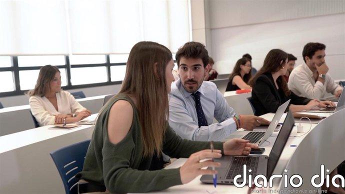 La Universidad Loyola lidera la empleabilidad en el sector jurídico en Andalucía, según un informe