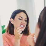 La verdad sobre los sérums dentales: lo que puede (y no puede) hacer la nueva moda para blanquear los dientes