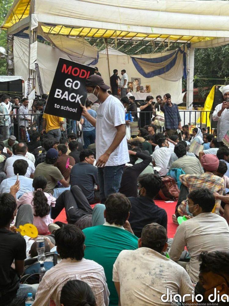Las «cucarachas» o cómo el movimiento juvenil de India hace dimitir a un ministro