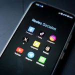 Las redes sociales impulsadas por inteligencia artificial pueden manipular sutilmente la opinión pública a gran escala