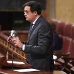 López abre la puerta a revisar el complemento de residencia también de los empleados públicos en Canarias