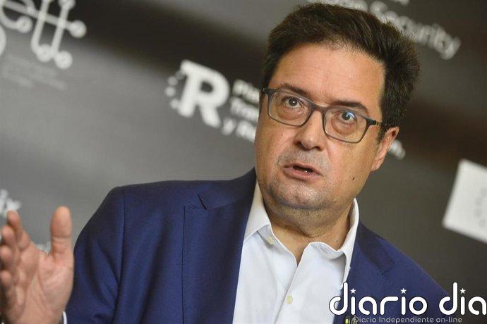López traslada su apoyo a los afectados por los incendios en la Comunidad y su "agradecimiento" a equipos de extinción