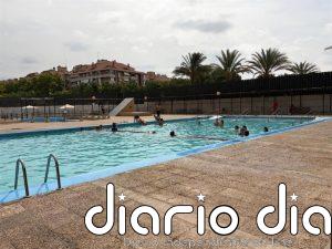 Los 3.500 menores de las Escuelas de Verano municipales de Murcia aprenden a desenvolverse con seguridad en el agua