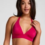 Los bikinis que más se repiten en las playas y piscinas este verano (y el motivo es fácil de entender)