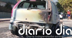Los bomberos confinan a miles de personas por dos incendios forestales en la provincia de Barcelona