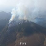 Los Bombers creen que un rayo ha provocado el incendio de Farrera (Lleida), que afecta 30 hectáreas