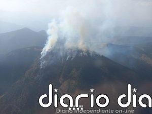 Los Bombers creen que un rayo ha provocado el incendio de Farrera (Lleida), que afecta 30 hectáreas
