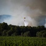 Los Bombers dan por controlado el incendio en Pla de Manlleu (Tarragona)
