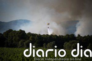 Los Bombers dan por controlado el incendio en Pla de Manlleu (Tarragona)