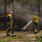 Los incendios de Vimianzo y Laxe (A Coruña) se unen y forman uno único que calcina 165 hectáreas
