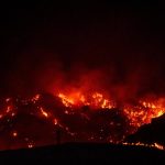 Los medios aéreos se reincorporan al incendio de Los Gallardos tras una noche de evolución favorable