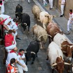Los toros de Fuente Ymbro protagonizan un rápido y masificado primer encierro de San Fermín