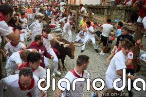 Los toros de Jandilla cierran los encierros de San Fermín con una carrera peligrosa con dos heridos por asta
